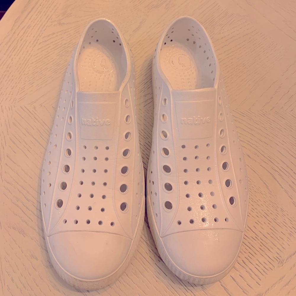 Women’s NATIVE white shoes